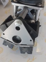 جوی استیک صنعتی اشنایدر مدل XKDF-12440 قابل نصب روی تابلو فرمان