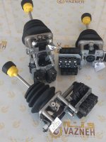 تصویر جوی استیک صنعتی Schneider XKDF-12440 مخصوص کنترل جرثقیل و ماشین‌آلات سنگین